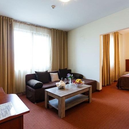 Nadejda Hotel Sofia Esterno foto