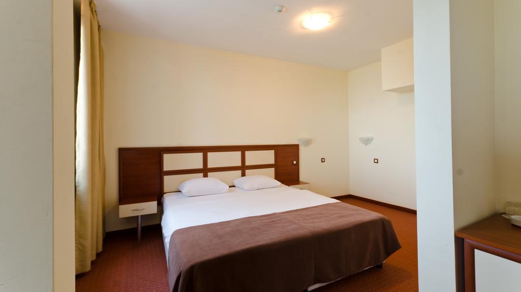 Nadejda Hotel Sofia Esterno foto
