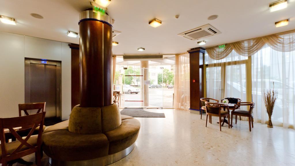 Nadejda Hotel Sofia Esterno foto