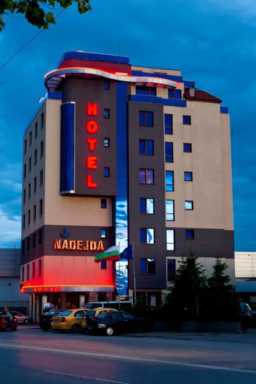 Nadejda Hotel Sofia Esterno foto