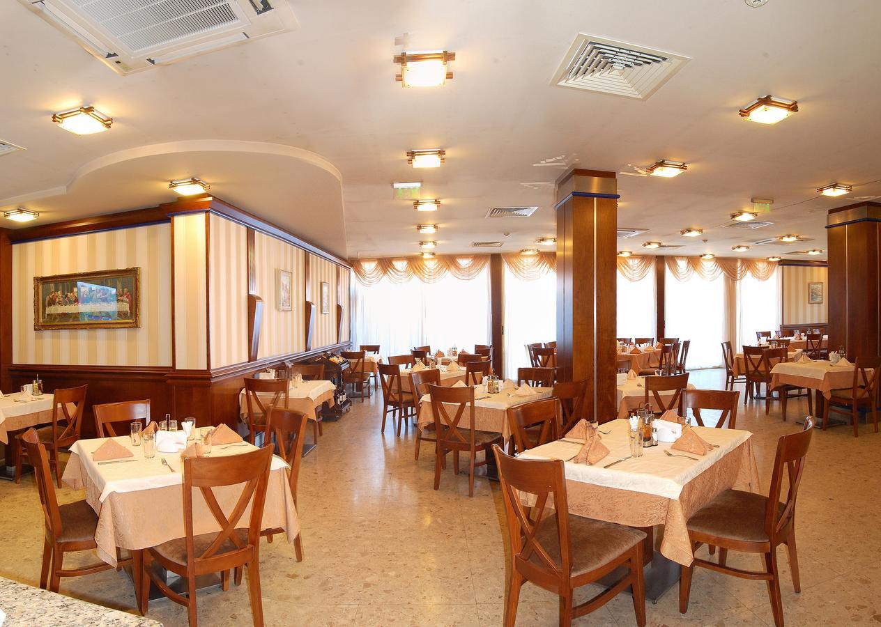Nadejda Hotel Sofia Esterno foto